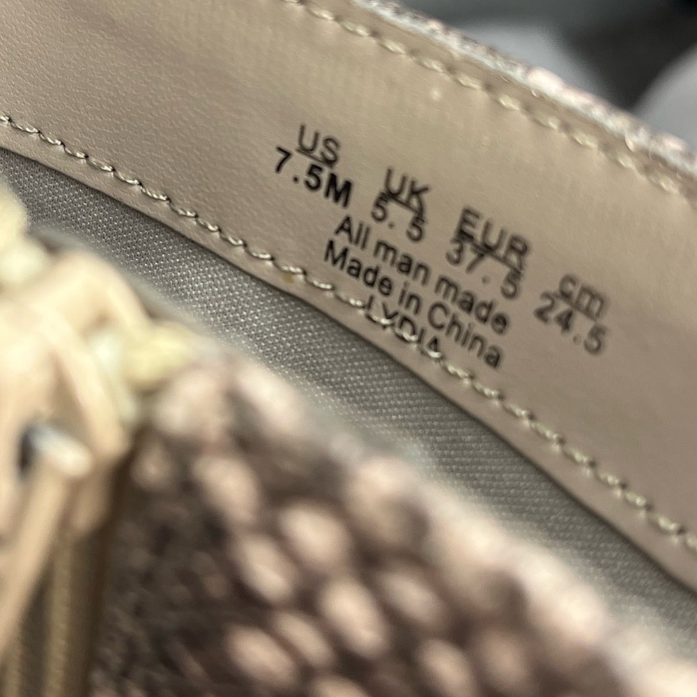 Carlos by Carlos Santana Snake Print Heeled Booties (7.5M) - Picture 6 of 7